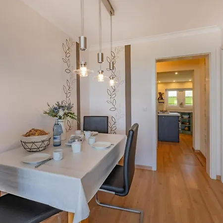 Strandhaus Moewe * 泽姆平