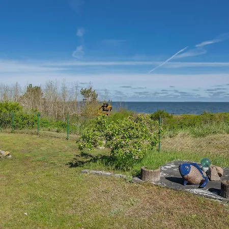 Strandhaus Moewe 公寓 *